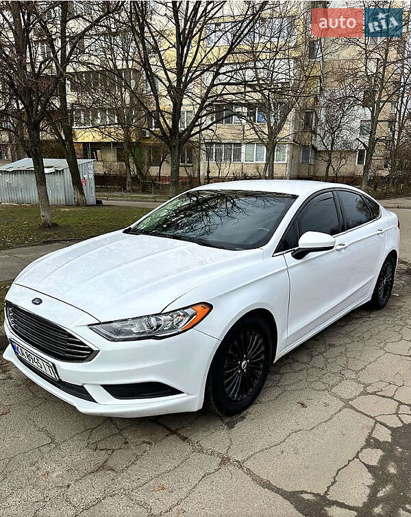 Седан Ford Fusion 2016 в Бучі