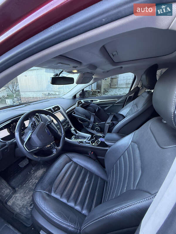 Седан Ford Fusion 2016 в Львове