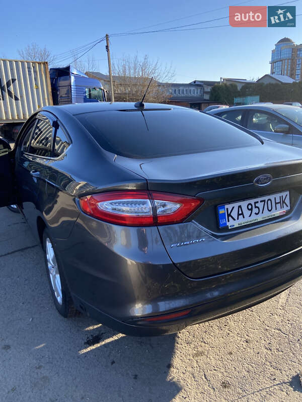 Седан Ford Fusion 2015 в Луцке