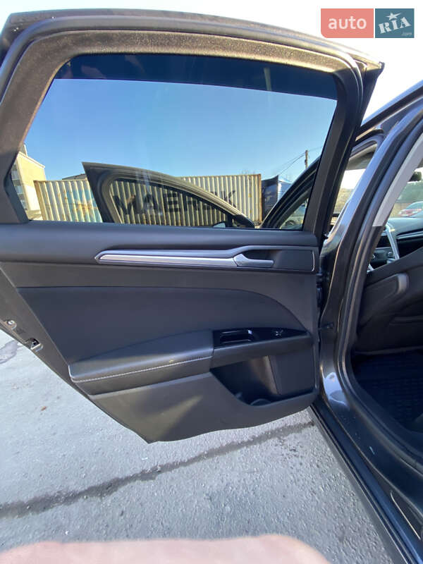 Седан Ford Fusion 2015 в Луцке