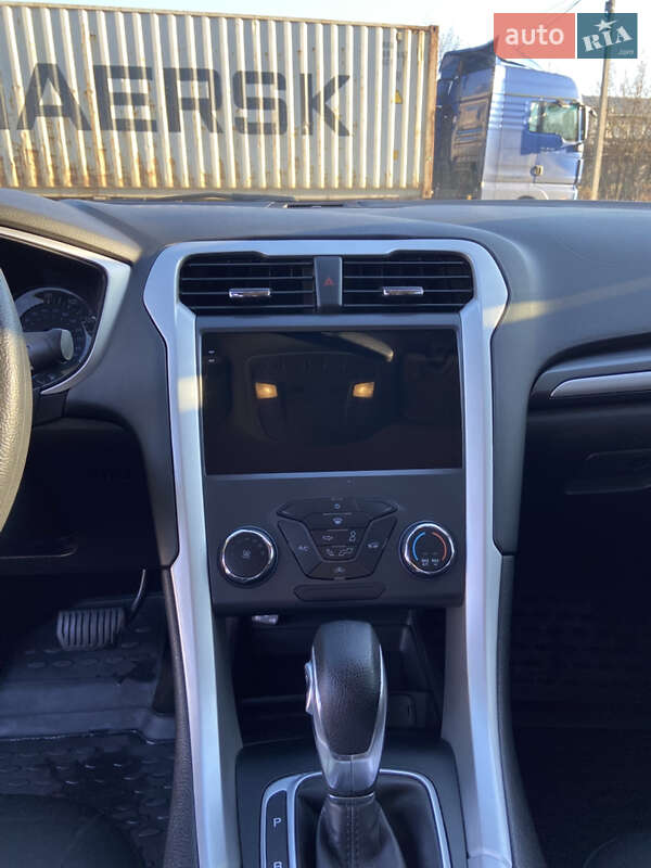 Седан Ford Fusion 2015 в Луцке