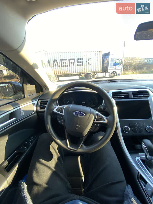 Седан Ford Fusion 2015 в Луцке