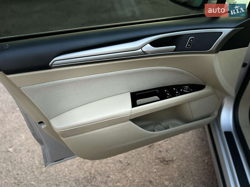 Седан Ford Fusion 2015 в Ровно фото 40 Седан Ford Fusion 2015 в Ровно