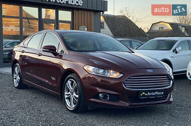 Седан Ford Fusion 2015 в Луцьку