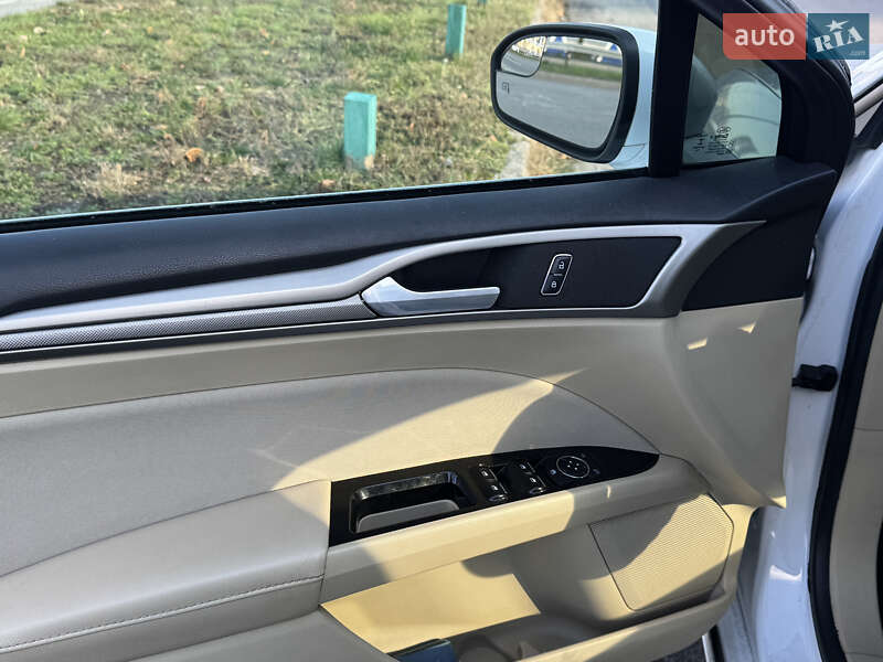 Седан Ford Fusion 2014 в Києві