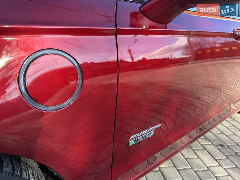 Седан Ford Fusion 2016 в Чернівцях