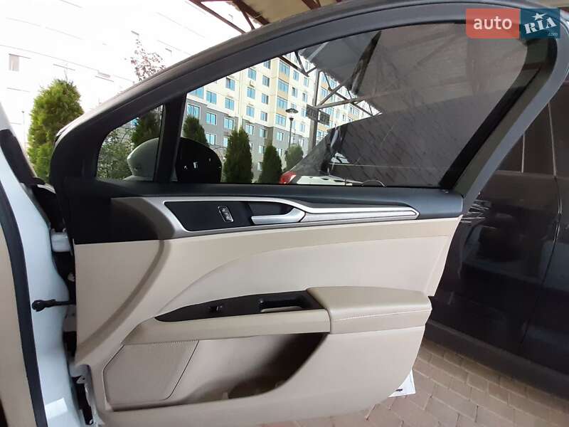 Седан Ford Fusion 2016 в Одесі