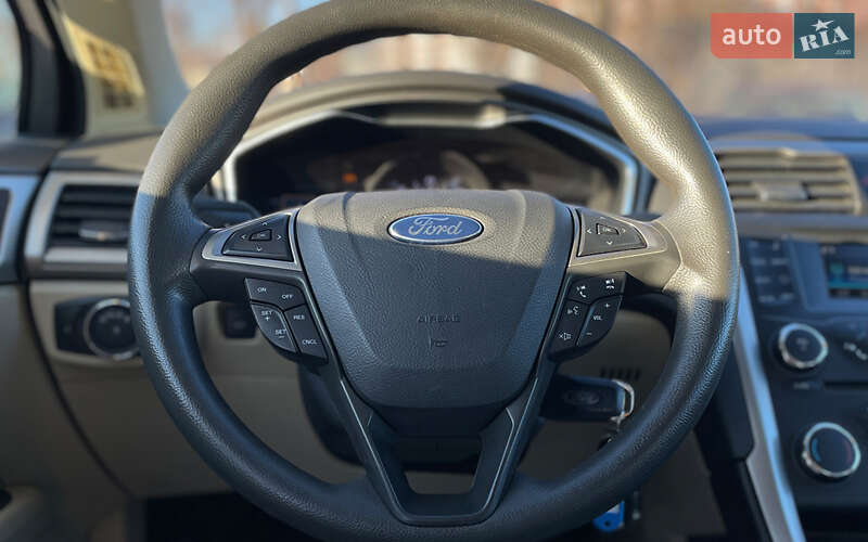 Седан Ford Fusion 2014 в Львове