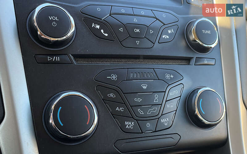 Седан Ford Fusion 2014 в Львове