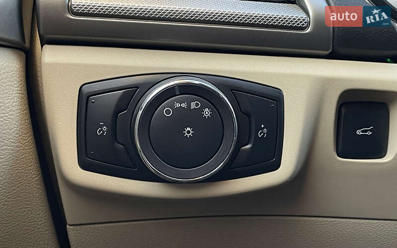 Седан Ford Fusion 2014 в Львове