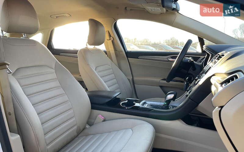 Седан Ford Fusion 2014 в Львове