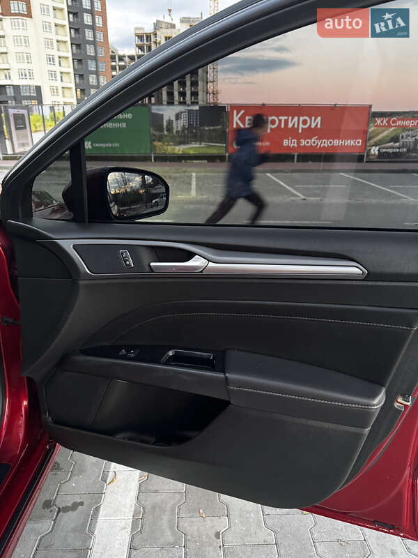 Седан Ford Fusion 2013 в Києві