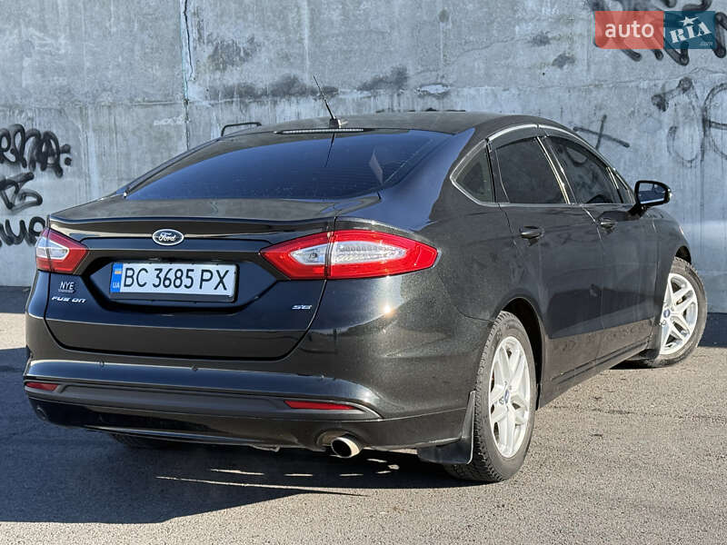 Седан Ford Fusion 2013 в Львове