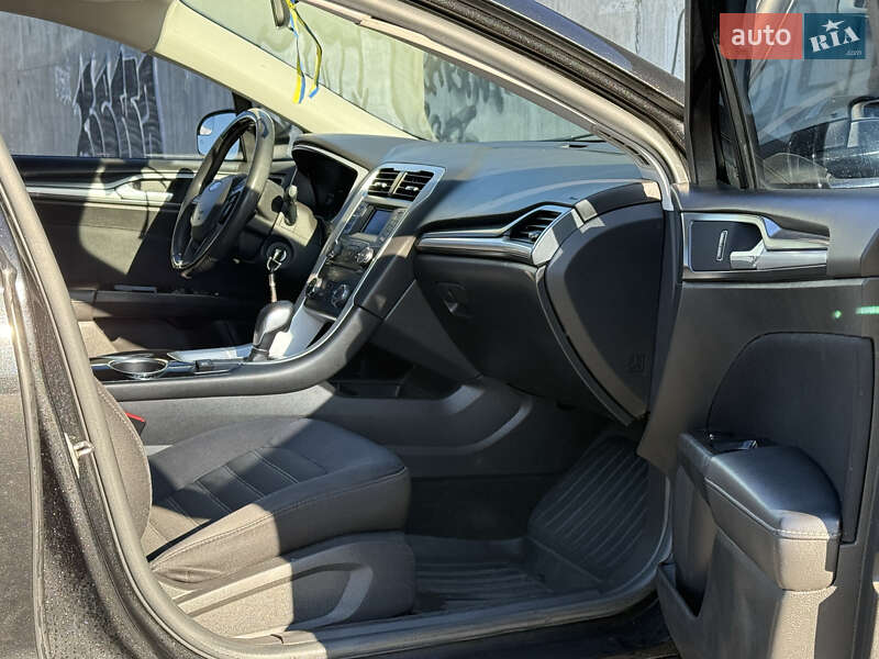 Седан Ford Fusion 2013 в Львове