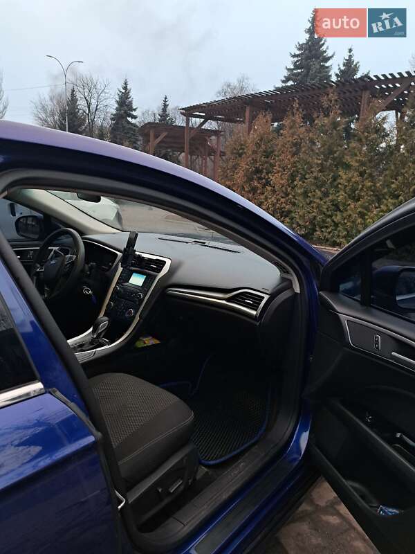 Седан Ford Fusion 2015 в Балаклії