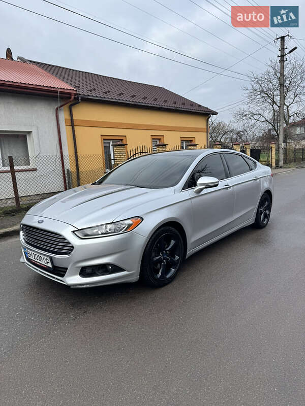 Седан Ford Fusion 2014 в Львові