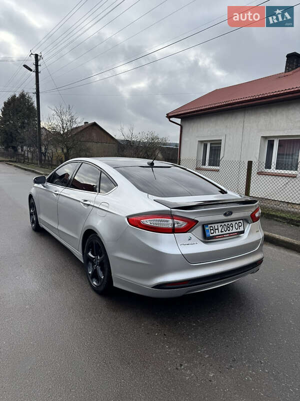 Седан Ford Fusion 2014 в Львові