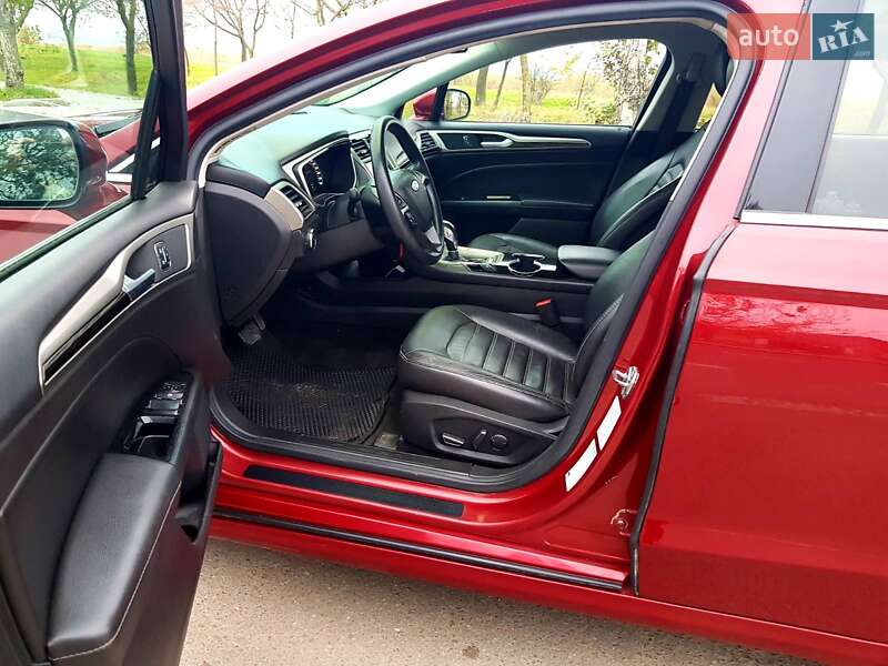 Седан Ford Fusion 2016 в Миколаєві