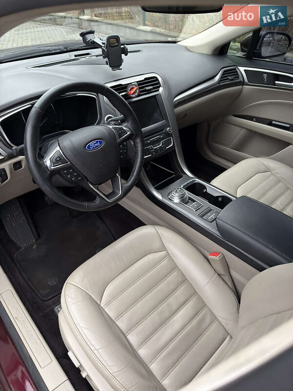 Седан Ford Fusion 2017 в Ровно