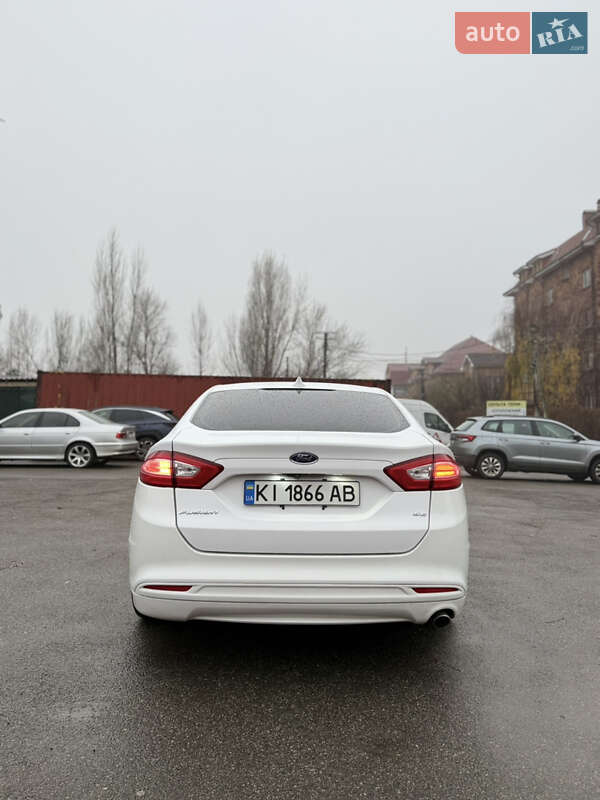 Седан Ford Fusion 2015 в Києві
