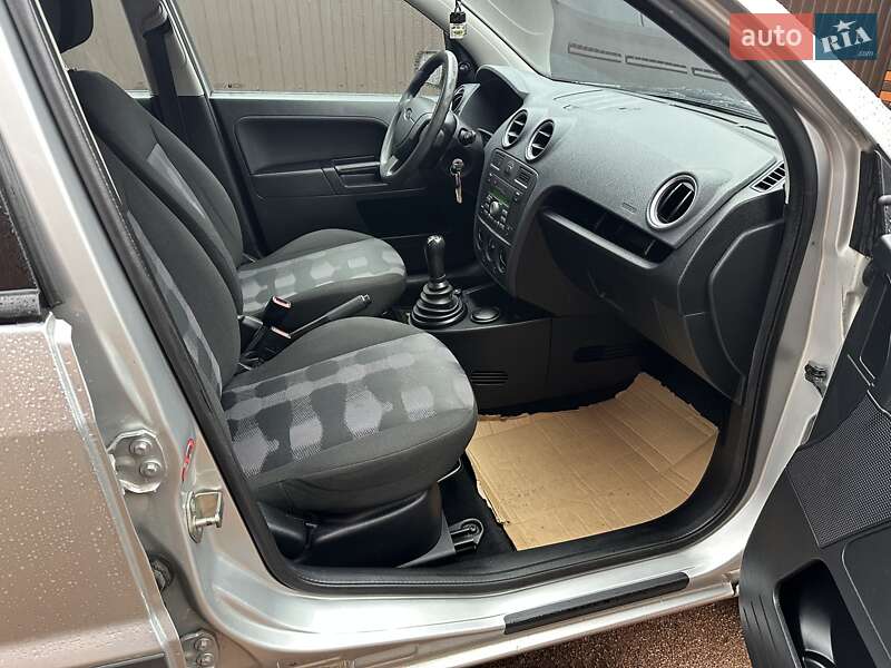 Хэтчбек Ford Fusion 2007 в Коростене