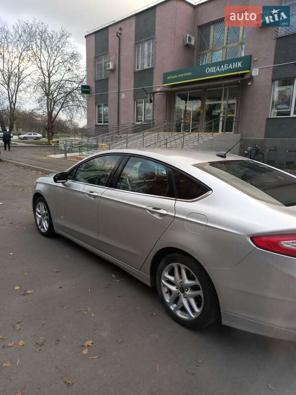 Седан Ford Fusion 2014 в Измаиле
