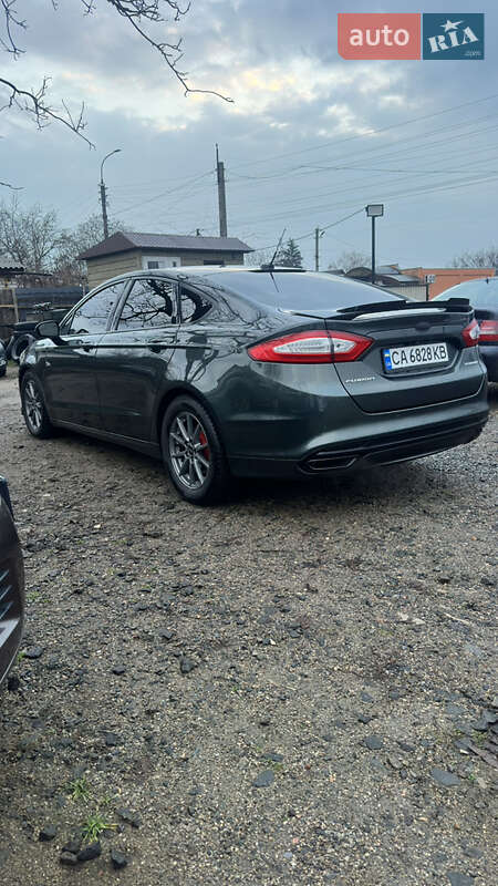 Седан Ford Fusion 2015 в Смеле