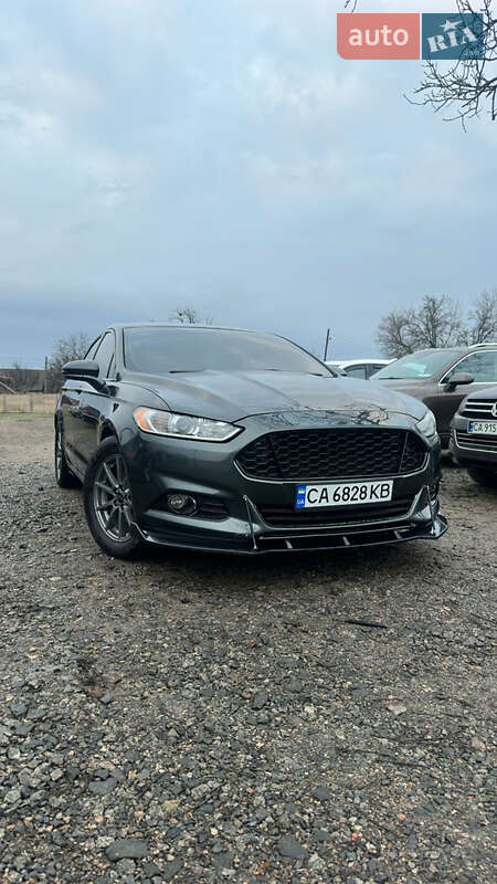Седан Ford Fusion 2015 в Смеле