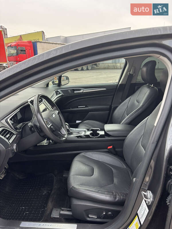 Седан Ford Fusion 2015 в Кривом Роге
