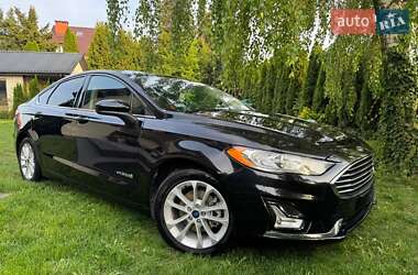 Седан Ford Fusion 2019 в Рівне
