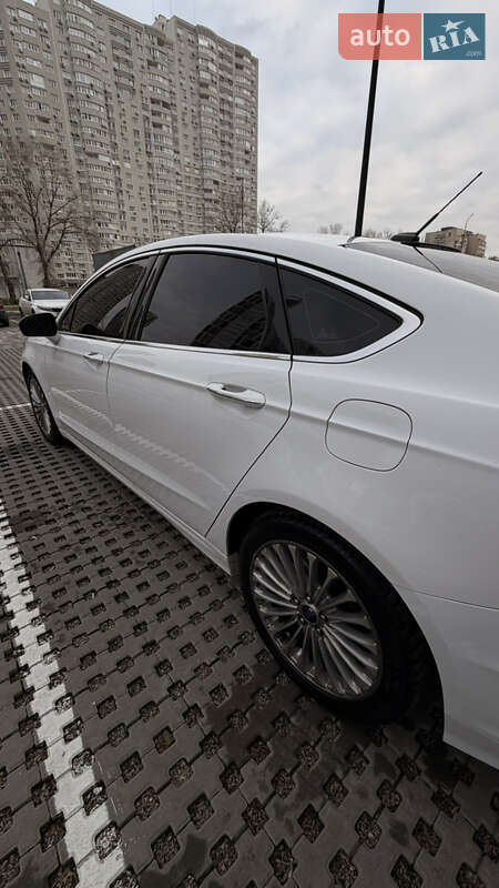 Седан Ford Fusion 2015 в Киеве фото 5 Седан Ford Fusion 2015 в Киеве