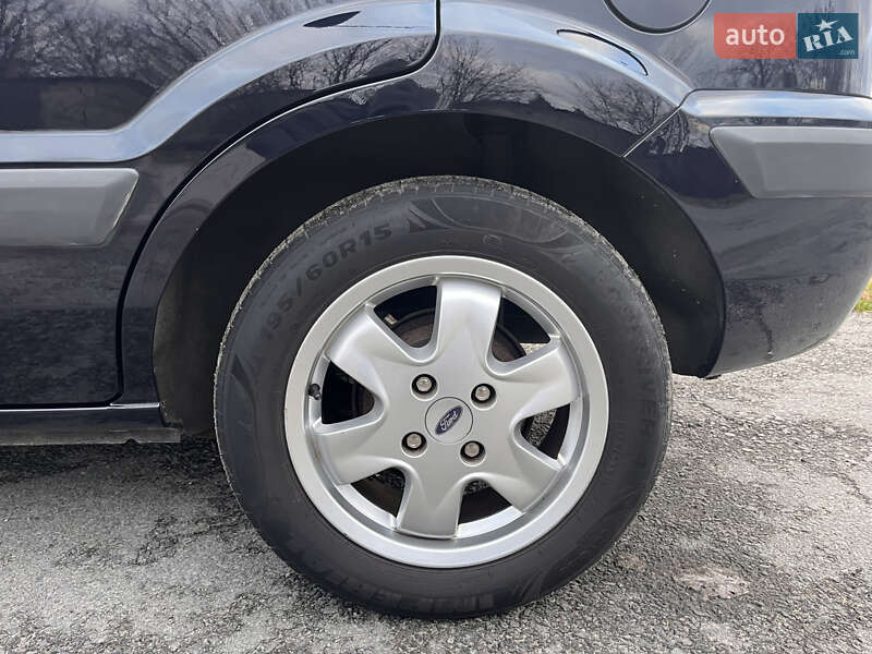 Хэтчбек Ford Fusion 2006 в Звягеле