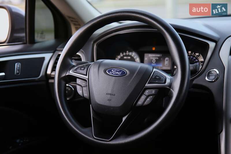 Седан Ford Fusion 2016 в Харкові