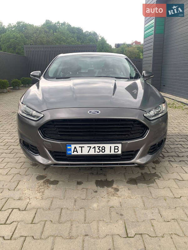 Седан Ford Fusion 2012 в Косове