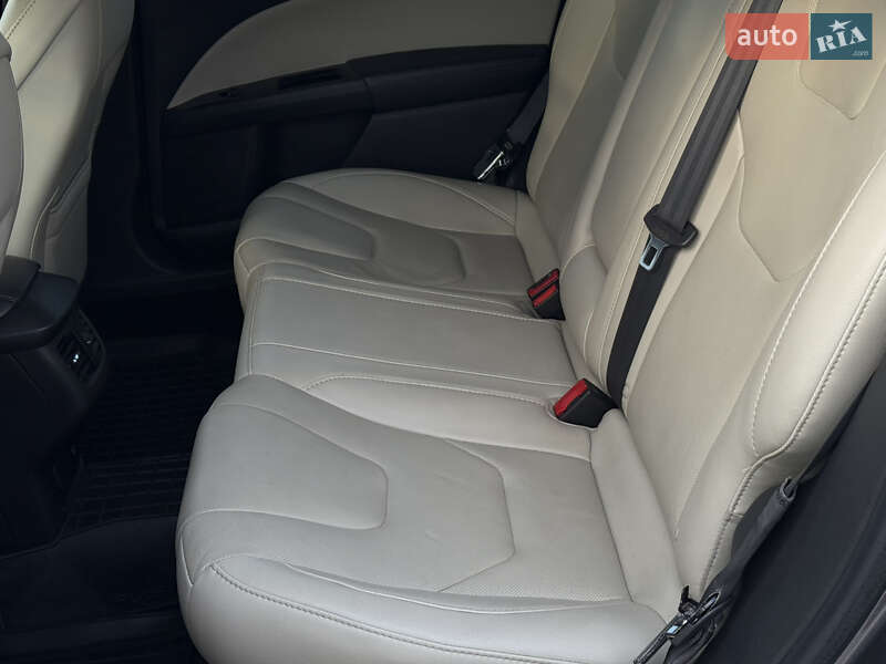 Седан Ford Fusion 2013 в Харкові