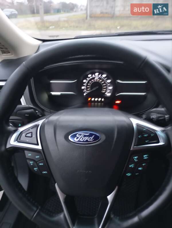 Седан Ford Fusion 2017 в Вишгороді