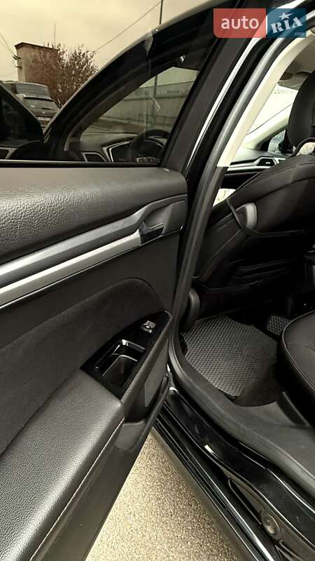 Седан Ford Fusion 2013 в Вышгороде