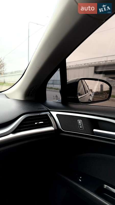 Седан Ford Fusion 2013 в Вышгороде