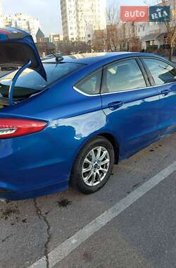 Седан Ford Fusion 2016 в Черкасах