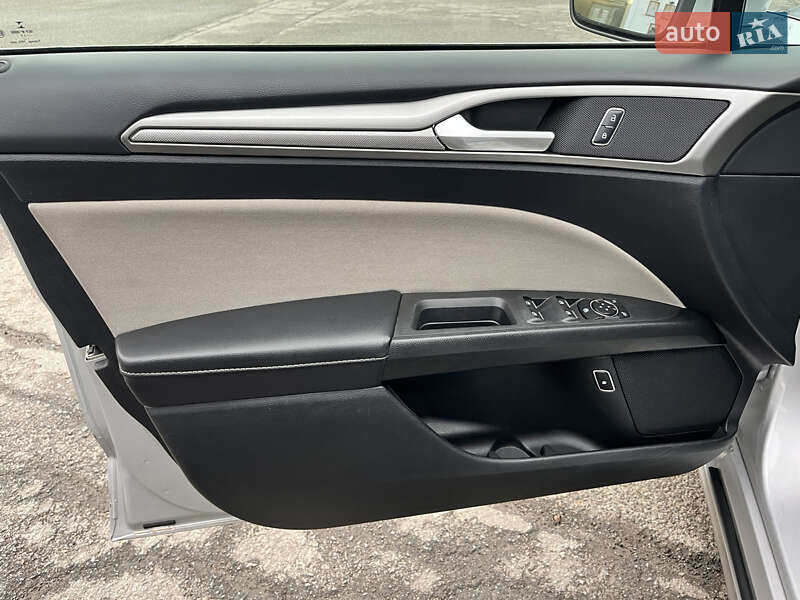 Седан Ford Fusion 2017 в Києві