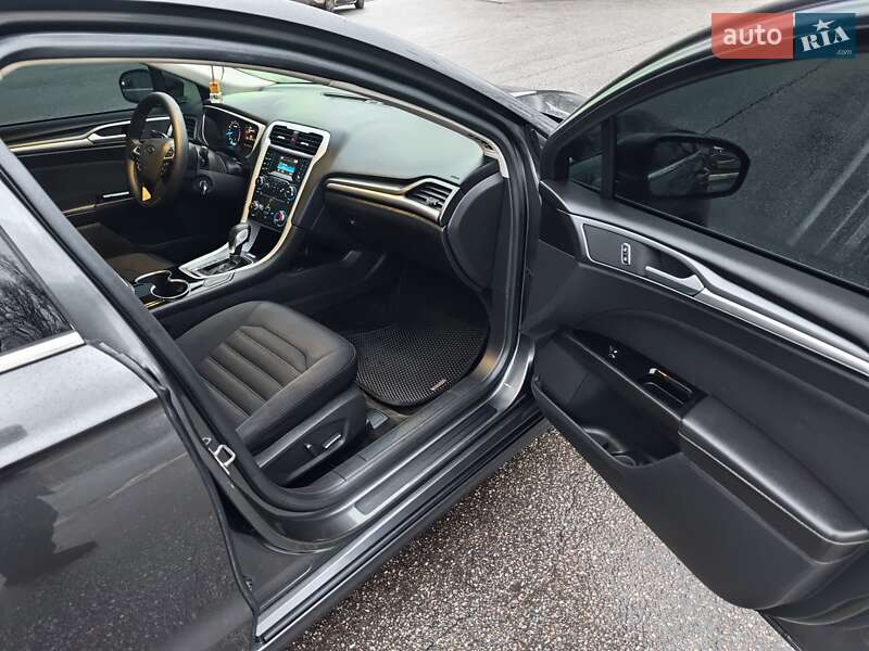 Седан Ford Fusion 2015 в Сумах