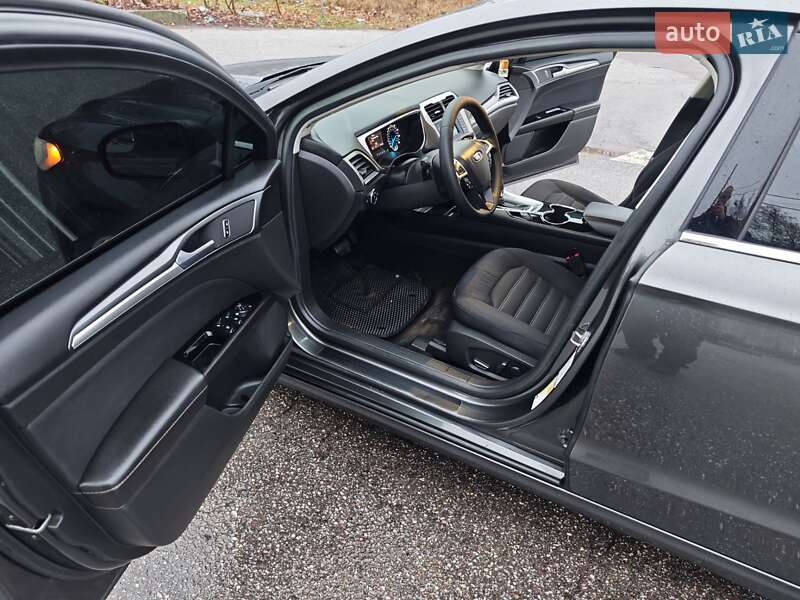 Седан Ford Fusion 2015 в Сумах