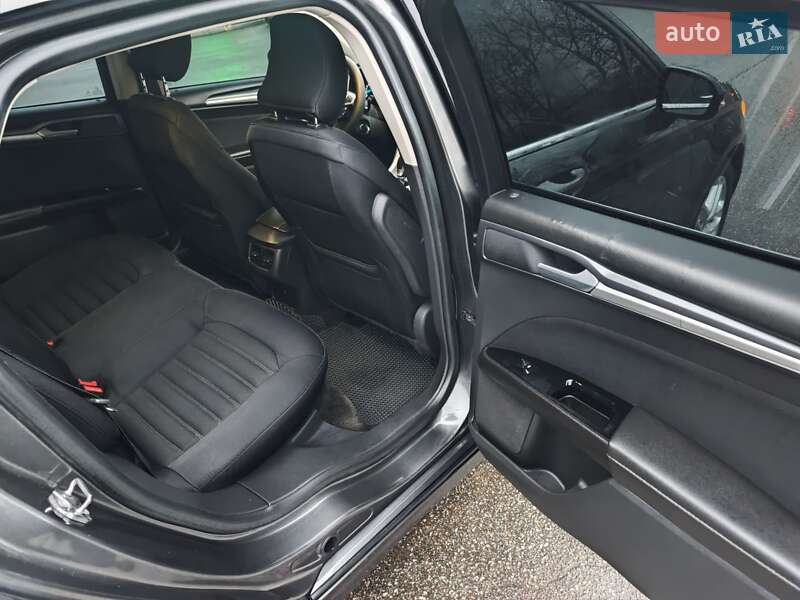 Седан Ford Fusion 2015 в Сумах