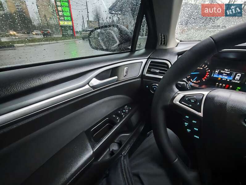 Седан Ford Fusion 2015 в Сумах