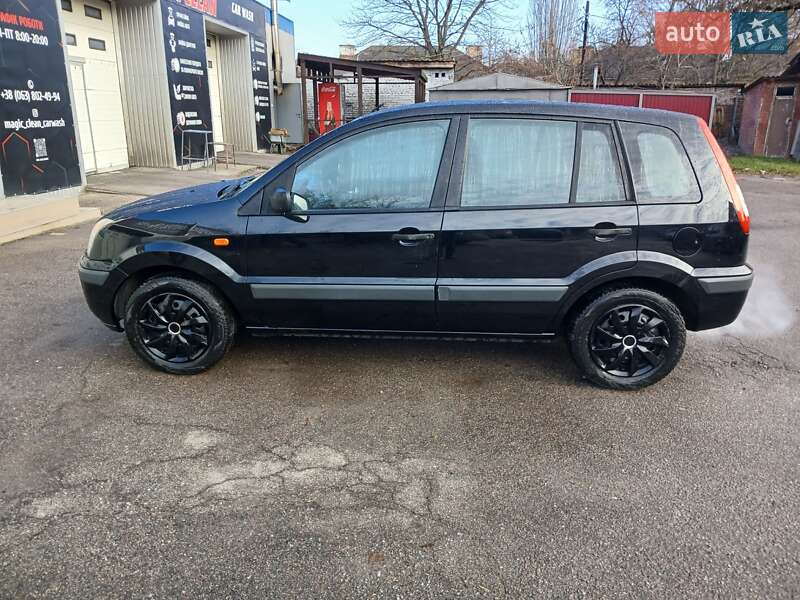 Хетчбек Ford Fusion 2006 в Чернігові