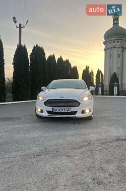 Седан Ford Fusion 2013 в Дубно