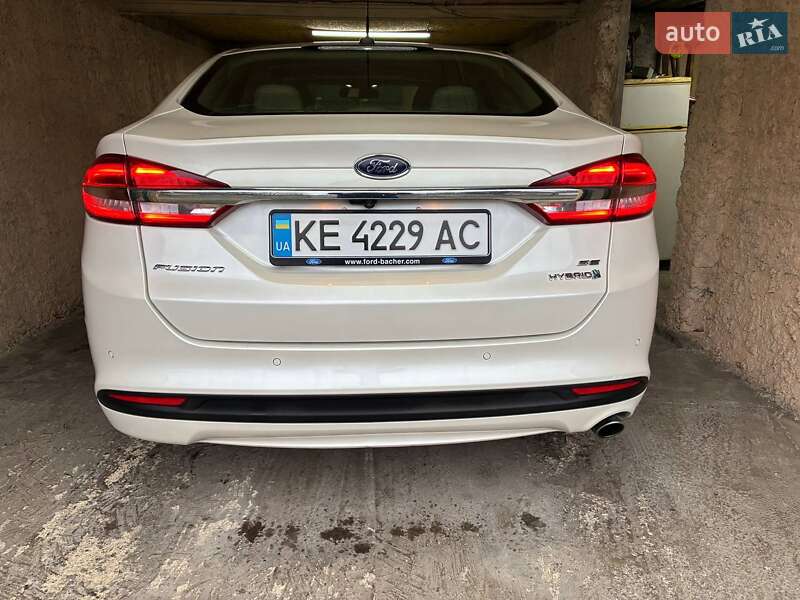 Седан Ford Fusion 2016 в Терновке
