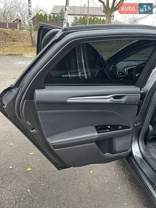 Седан Ford Fusion 2016 в Золочеве