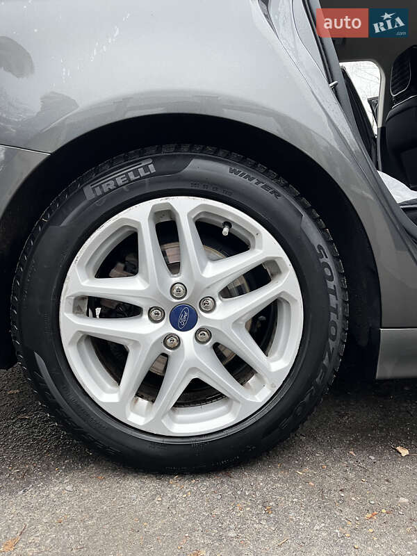 Седан Ford Fusion 2016 в Золочеве