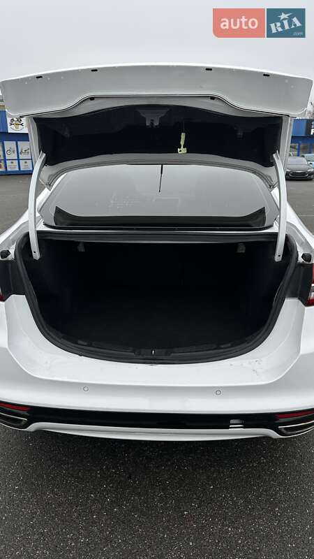 Седан Ford Fusion 2016 в Киеве фото 29 Седан Ford Fusion 2016 в Киеве